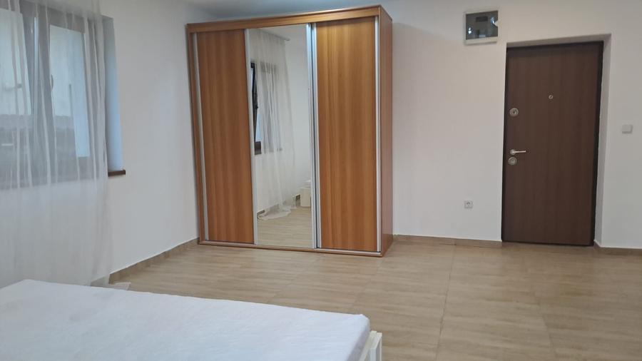 Garsonieră decomandată în Tineretului
