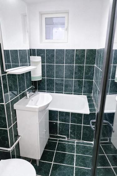 Inchiriez apartament 3 camere - 4