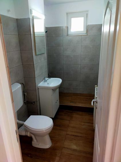 Vand sau schimb apartament 2 camere etaj 3 , str. constructorilor Turda - 3