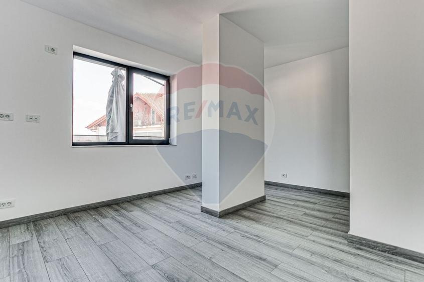 Apartament cu 3 camere de închiriat, parcare subterana, Complex Cozia - 9
