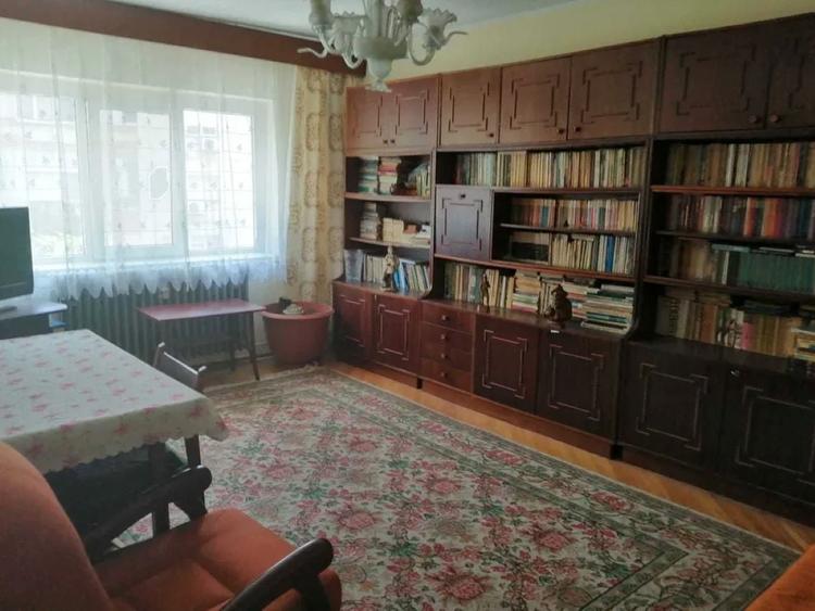Apartament 3 camere, etaj 2, Piața Centrală – 2 băi și balcon - 1