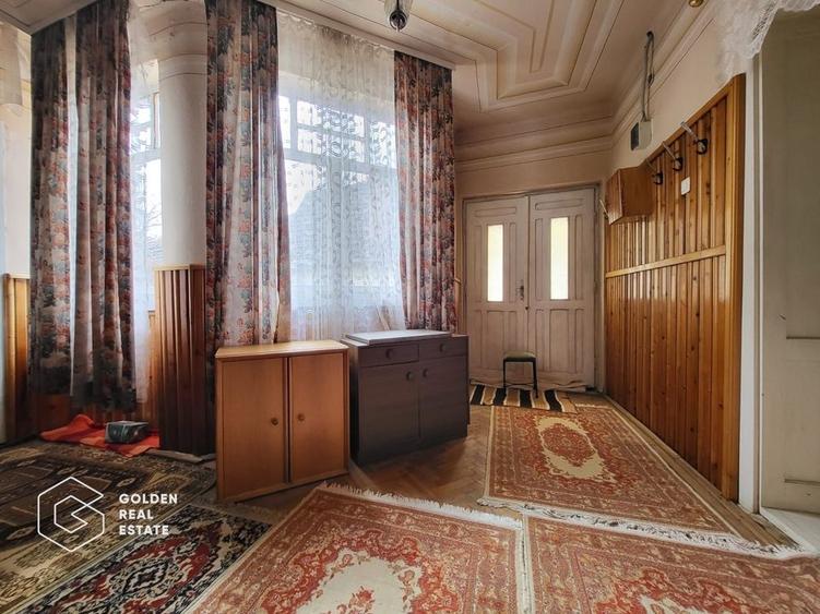 Casă individuală cu 5 camere cu Canalizare în Central