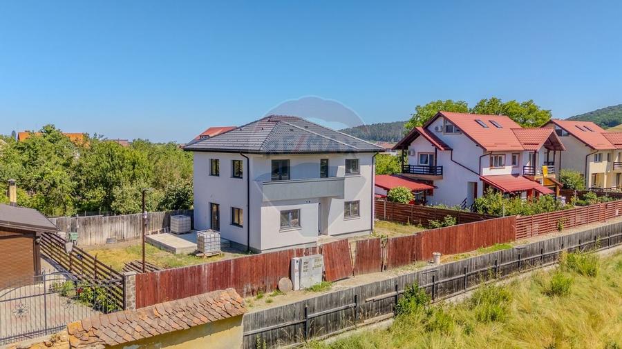 Locatie premium in Sanpetru, casa noua - Comision 0% - 2