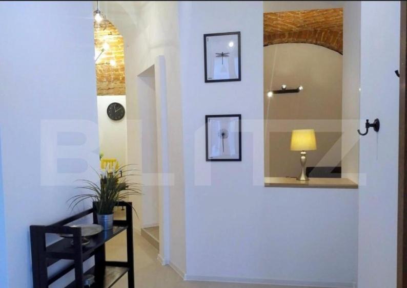 Cladire de patrimoniu din secolului XIX, de vanzare, zona - 13