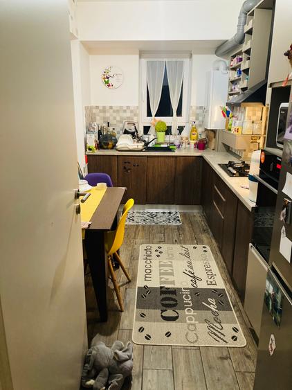 Apartament cu 2 camere decomandat în Tractorul
