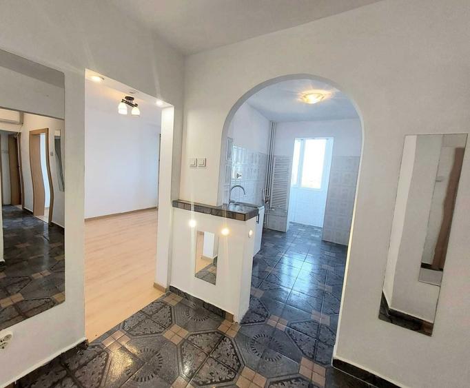 proprietar vand ap.3 camere, decomandate, Calea Sagului , etaj 9, 65 mp - 2