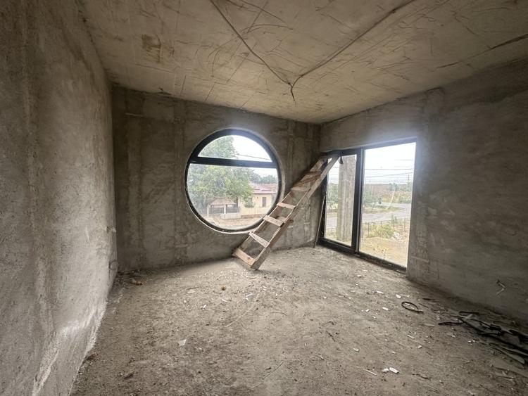 Casa la rosu cu teren 1248 mp | Misleanu, Ialomita | Comision  Cumparator 0 | - 15