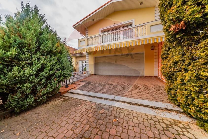 Vilă cu 4 camere de vânzare 921 mp zona Subcetate,Arad - 1