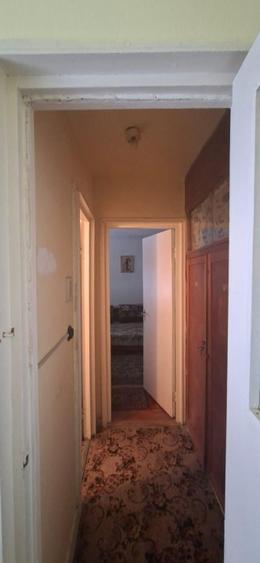 Proprietar, vând apartament cu 2 camere, decomandat - zona liniștită - 4