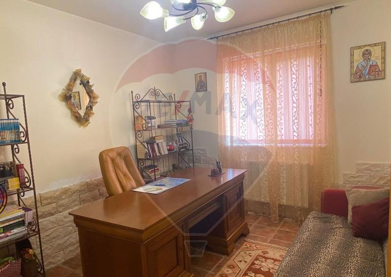 DE VANZARE Vila de vacanta in Pucioasa /Dambovita - 13