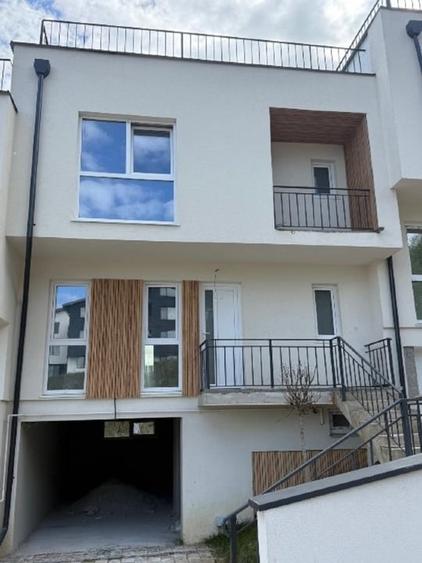 Duplex/casă înșiruită de vânzare - 6