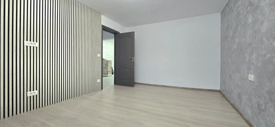 Apartament 4 camere renovat 2025 în Poarta 6 – decomandat, 2 băi, etaj 3 - 6