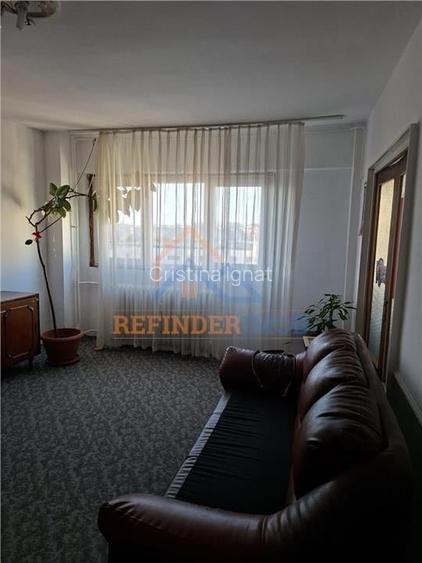 Apartament de vanzare cu 4 camere, zona Mihai Bravu - Baba Novac