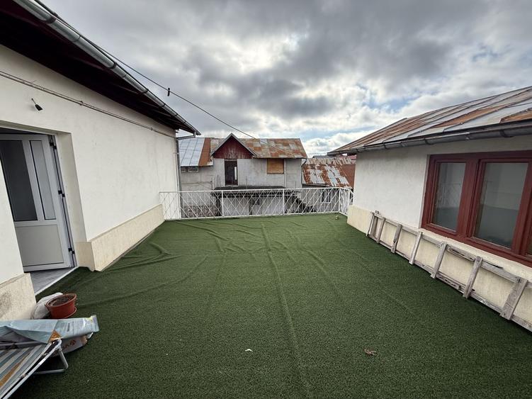 Casă/vilă P+1 cu terasă 210 mp + anexă 80 mp și teren 470 mp - 11