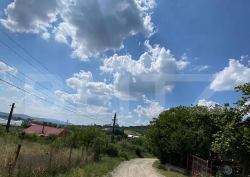 Teren intravilan 7,11 ari- Zona Subcetate, acces 2 drumuri, - 1