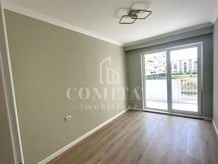 Apartament cu 3 camere semidecomandat în Florești