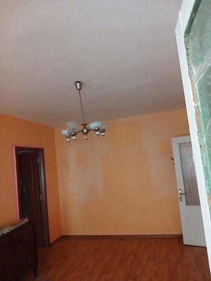 Apartament cu 2 camere semidecomandat în Cerna