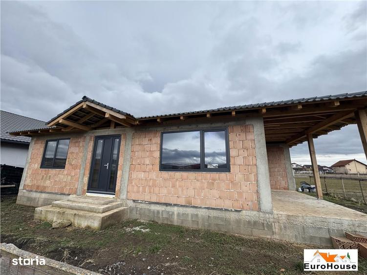 Casa la rosu de vanzare in Alba Iulia - 2