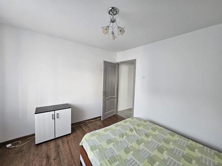 De Vanzare Apartament 2 Camere, Parter Str. 13 Decembrie, Falticeni - 1
