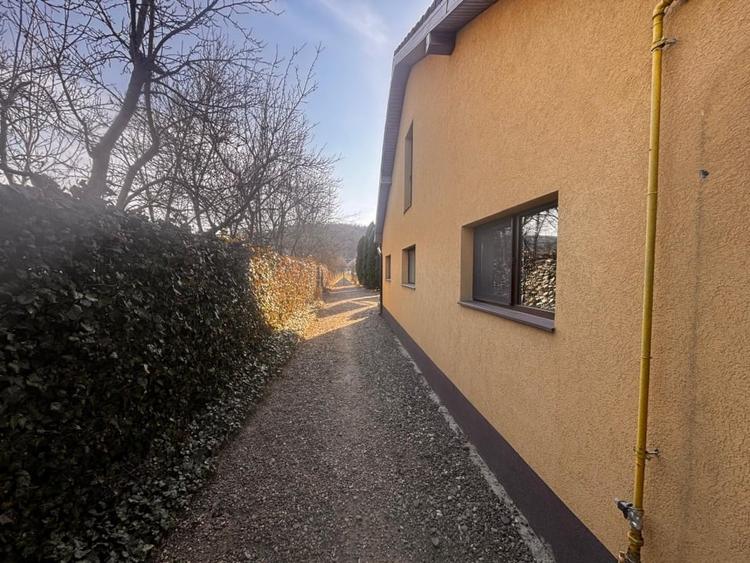 Casă spațioasă cu 3 dormitoare, două terase și două fronturi–15 km de Bistrita - 5