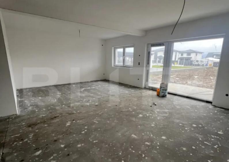 Duplex 4 camere, zona Logos Bistrita, acces in curte din 2 f - 2