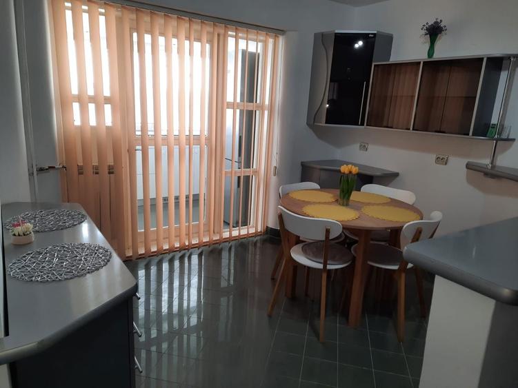 Proprietar inchiriez apartament cu 2camere decomandate - 4