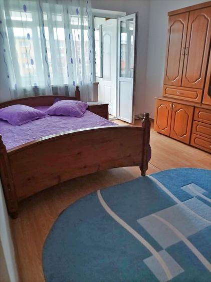 Inchiriez apartament 2 camere - 3