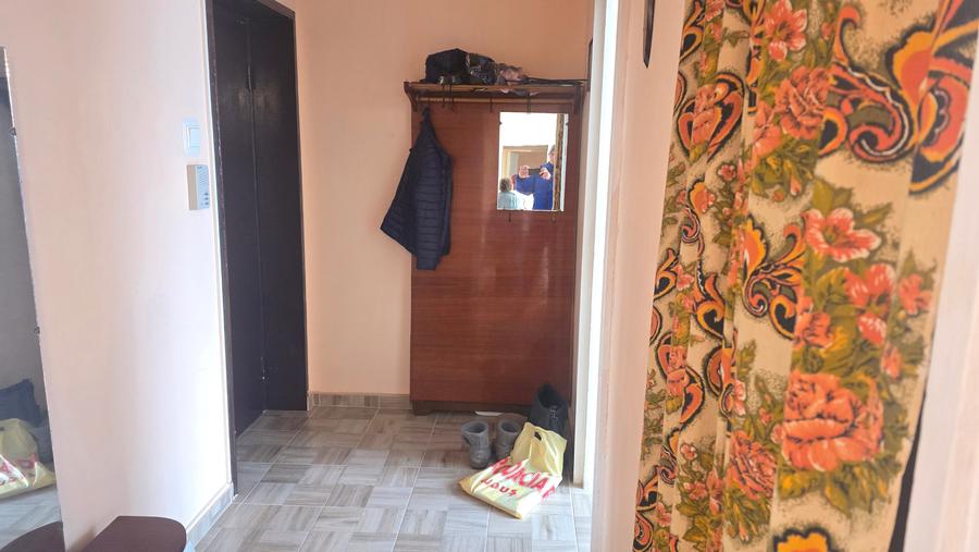 Vand apartament cu 2 camere in Deva, zona Piata Centrala, etaj 3, - 4