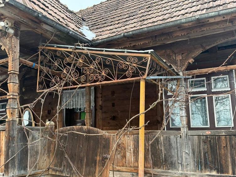 Vand casa traditionala . Din lemn . Relocabila - 7