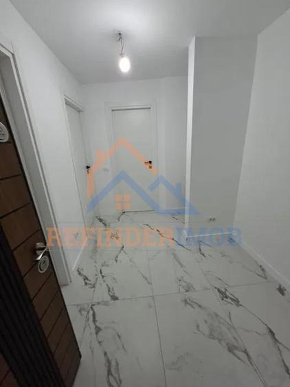 Garsoniera renovata  Aparatorii Patriei - Metrou etaj 1 bloc din 1986 - 4