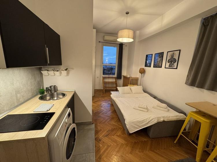 Garsoniera cu terasa de vanzare in *Piata Unirii* - 2