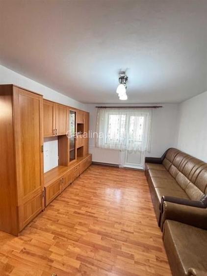 Apartament cu 2 camere semidecomandat, mobilat în Exterior Est Apartament cu 2 camere semidecomandat, mobilat în Exterior Est