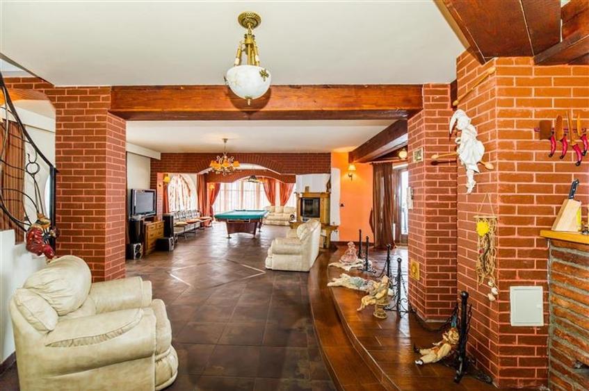 Film & Tur LIVE! Rafinament in cartier linistit, pe 30.000 mp teren paradis, fac - 28