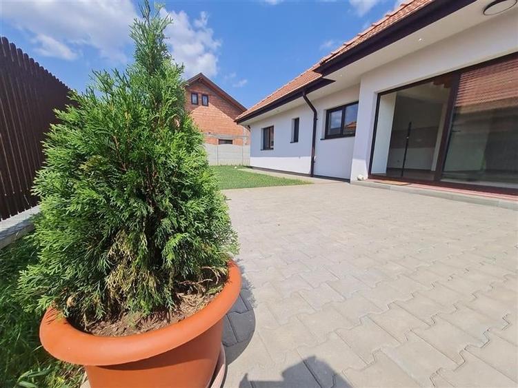 In stil mediteranean, curte proprie, 4 camere, terasa, pod mansardabil, Harman, - 18