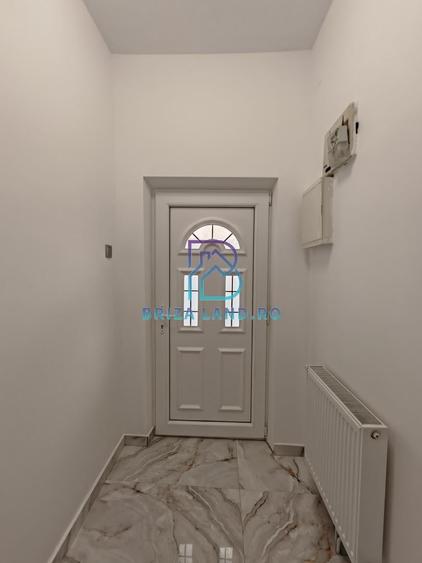 1 Mai, Domenii, casa 2 corpuri, total 4 camere, 3 bai, 2 bucatarii, teren 118mp - 12