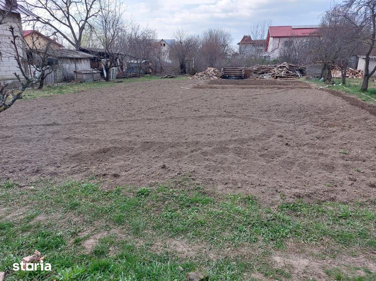 Teren de 650 mp, în Priseaca