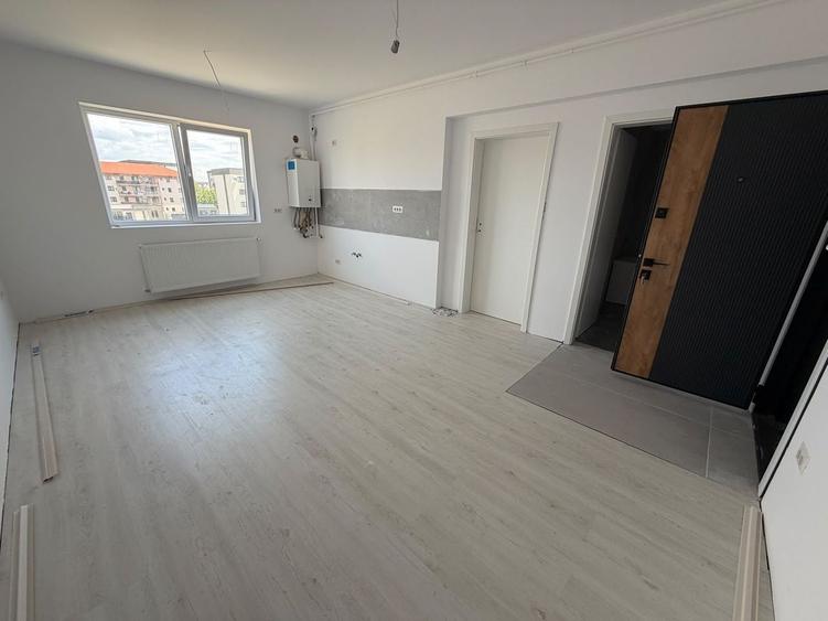 STUDIO - DORMITOR SEPARAT, PARCARE, BUCATARIE INCHISA, COMIS 0% - 1