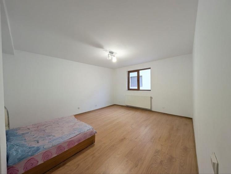 Casa nemobilata de inchiriat in Malu Rosu -ideala pentru locuit sau afacere - 4