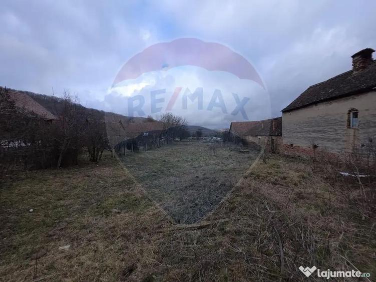 DE VANZARE Teren intr-un col? de Transilvanie autentica - 1