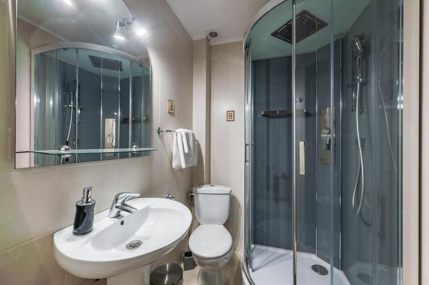 Vanzare investitie - cladire multifunctionala 65 spatii  4 etaje  Gura Humorului - 26