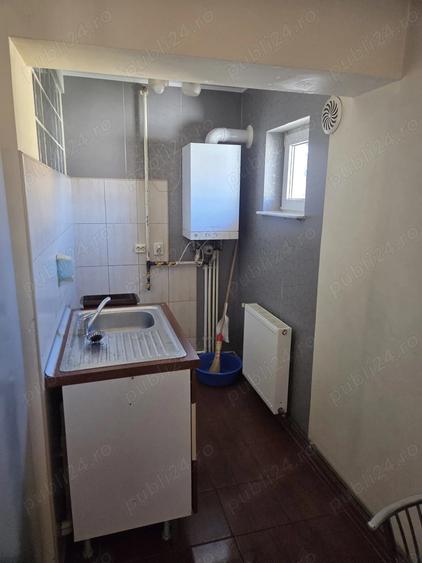 Vand apartament 3 camere cu mansarda, in zona Banat, Pite?ti - 2