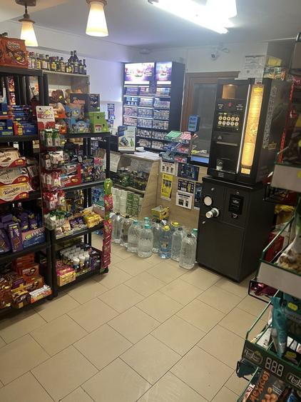 Vand magazin alimentar(plus spatiu comercial) - 2