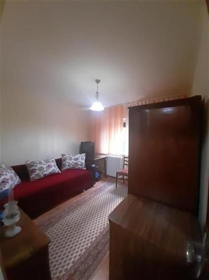 Apartament 3 camere de inchiriat zona Malu Roșu - 1