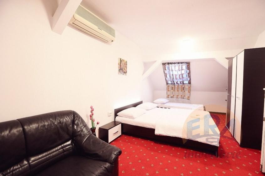 Casa cu 3 apartamente, P-ta Unirii , Str. Primariei - 1