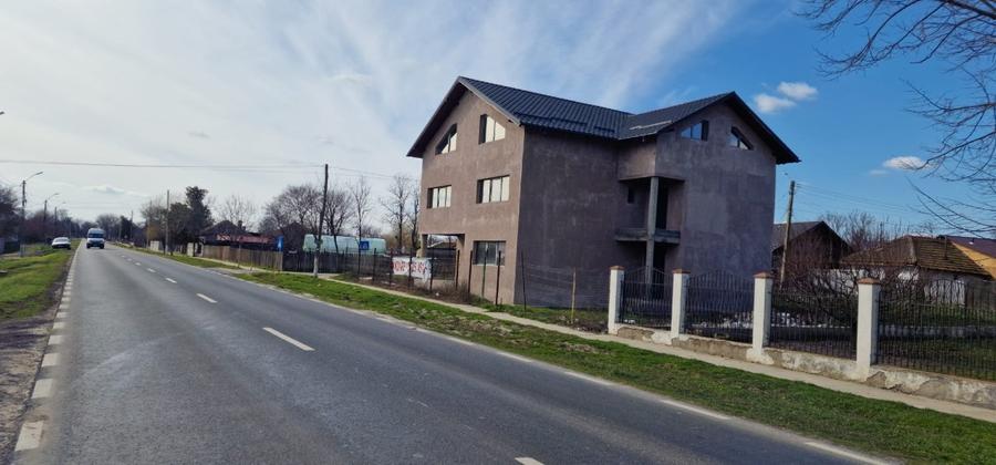 Vilă spațioasă 300 mp la șosea - vedere la brațul Borcea - 3