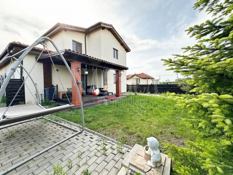 Casa 4 camere de vanzare in Dezmir - 1