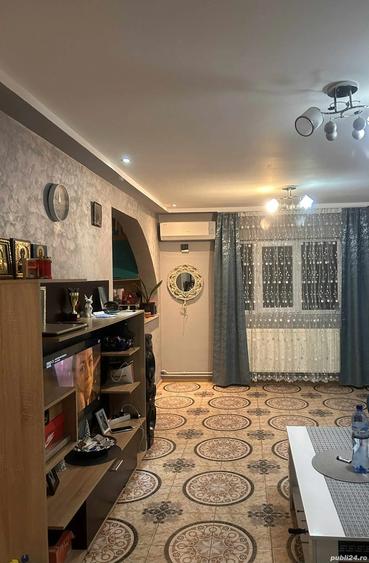 2 Case Buzau in aceasi curte - 1