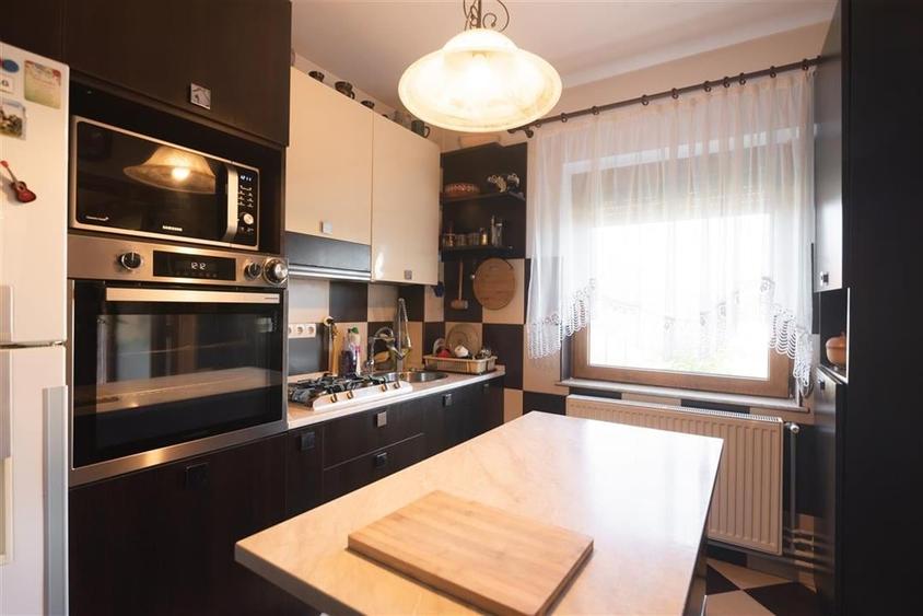 Casa P+M cu 4 camere+living+loc de luat masa in Santion - 12