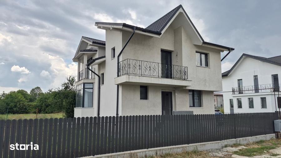 Casă cu 4 camere cu Teren 360 Mp în Snagov
