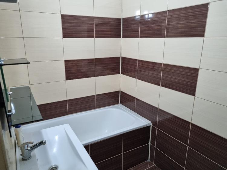 Apartament cu 2 camere decomandat în Girocului
